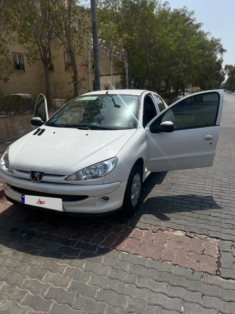 خودرو پژو، ۲۰۶ صندوق دار آگهی ann_19750826