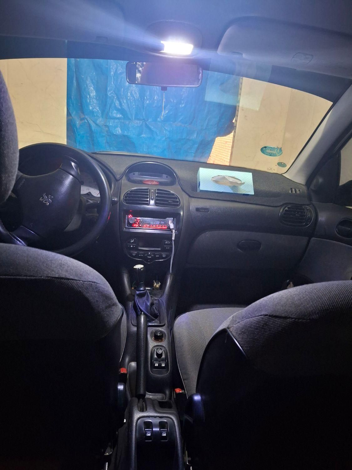پژو ۲۰۶ صندوق دار v8 - 1391