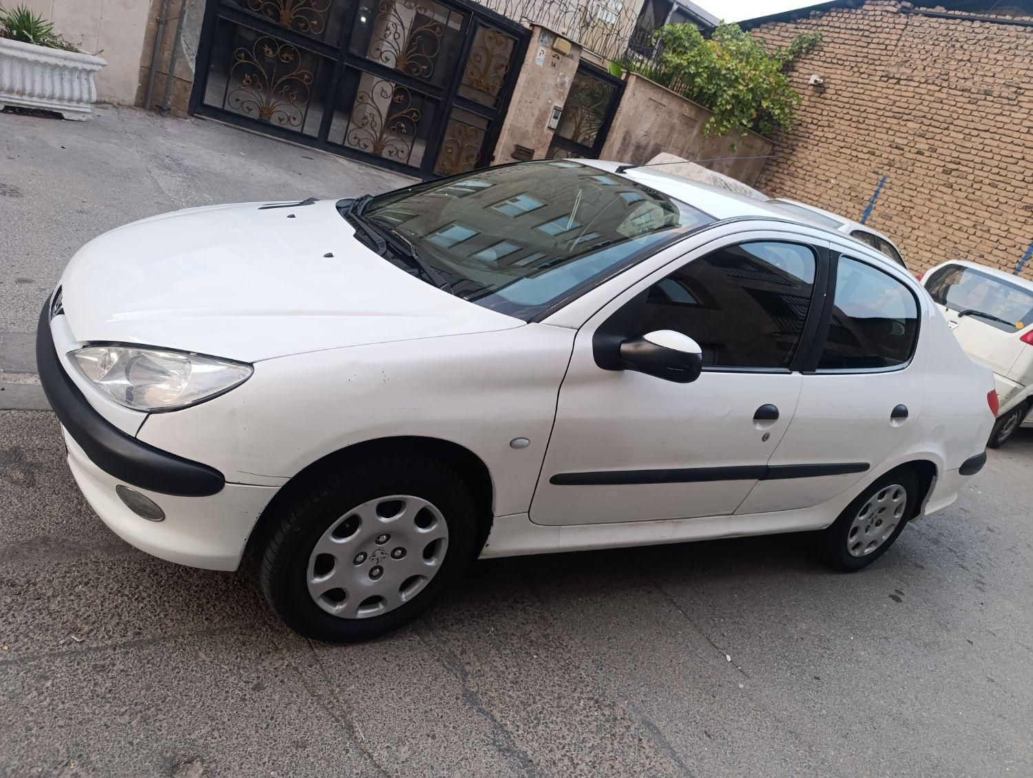 پژو ۲۰۶ صندوق دار v8 - 1390