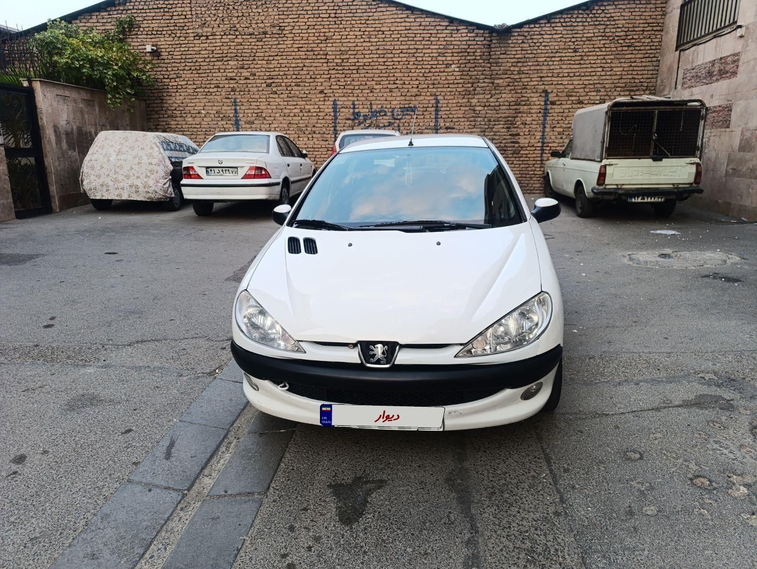 پژو ۲۰۶ صندوق دار v8 - 1390