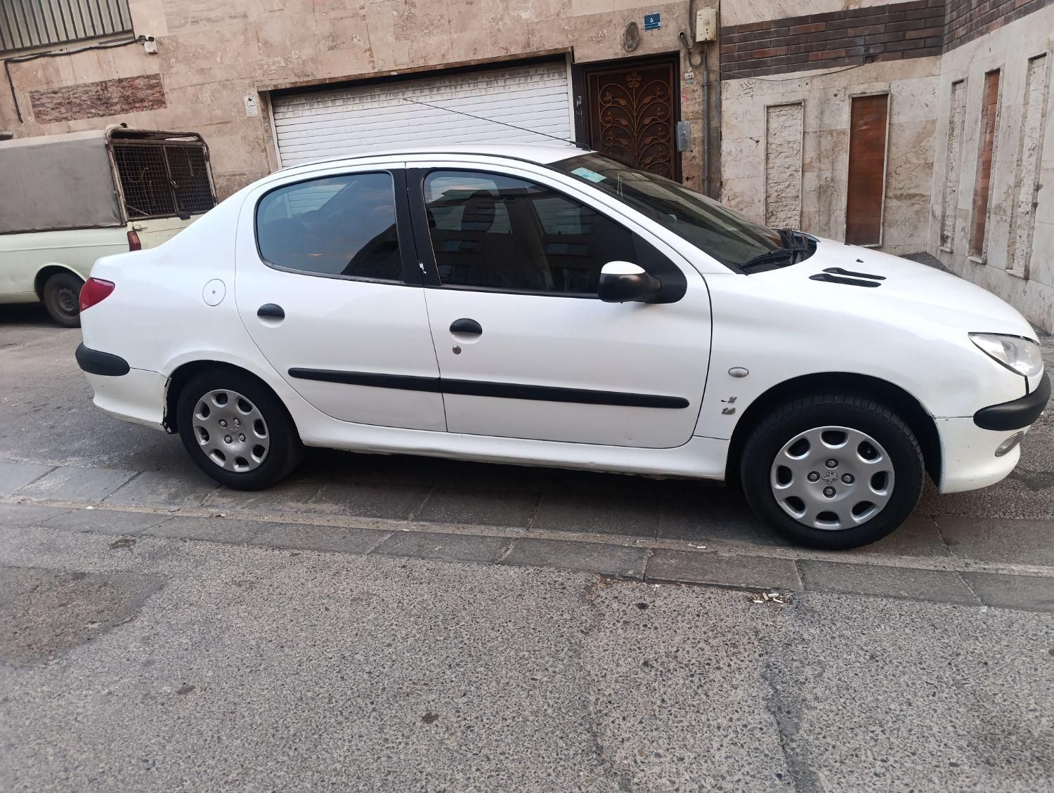 پژو ۲۰۶ صندوق دار v8 - 1390