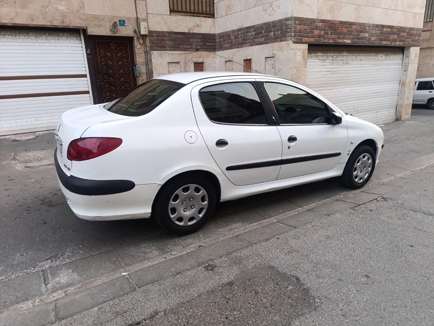پژو ۲۰۶ صندوق دار v8 - 1390