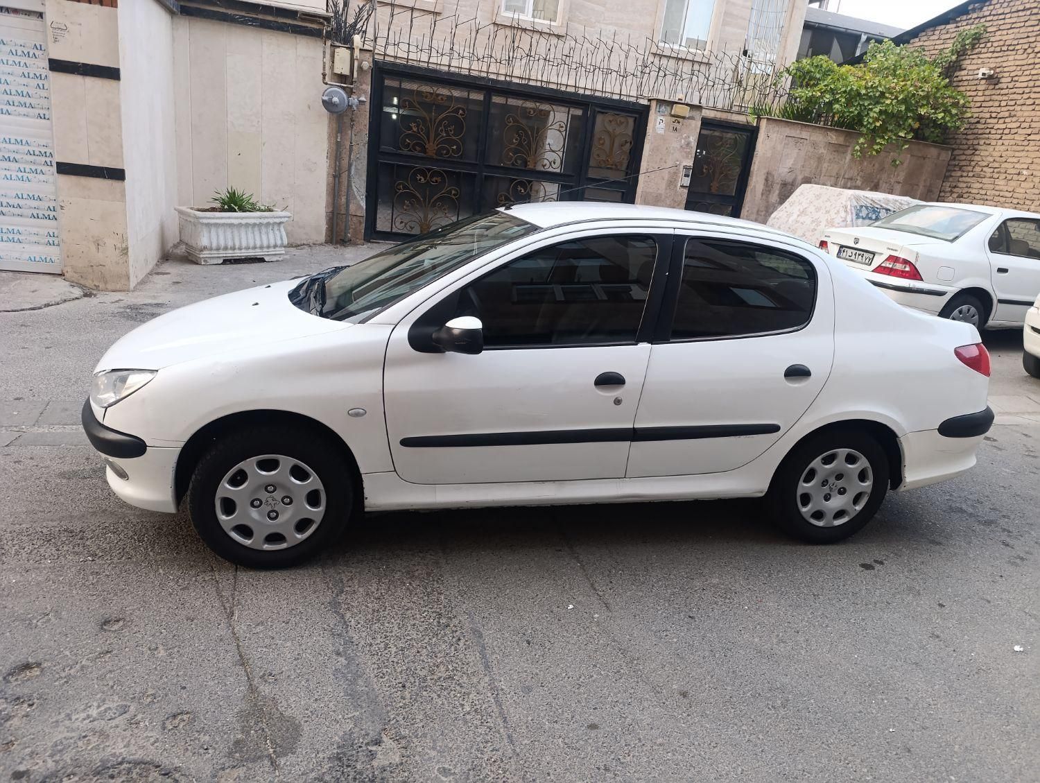 پژو ۲۰۶ صندوق دار v8 - 1390