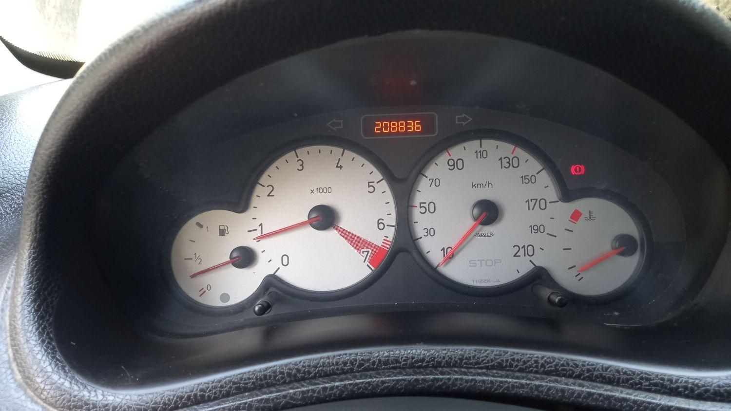 پژو ۲۰۶ صندوق دار v8 - 1389