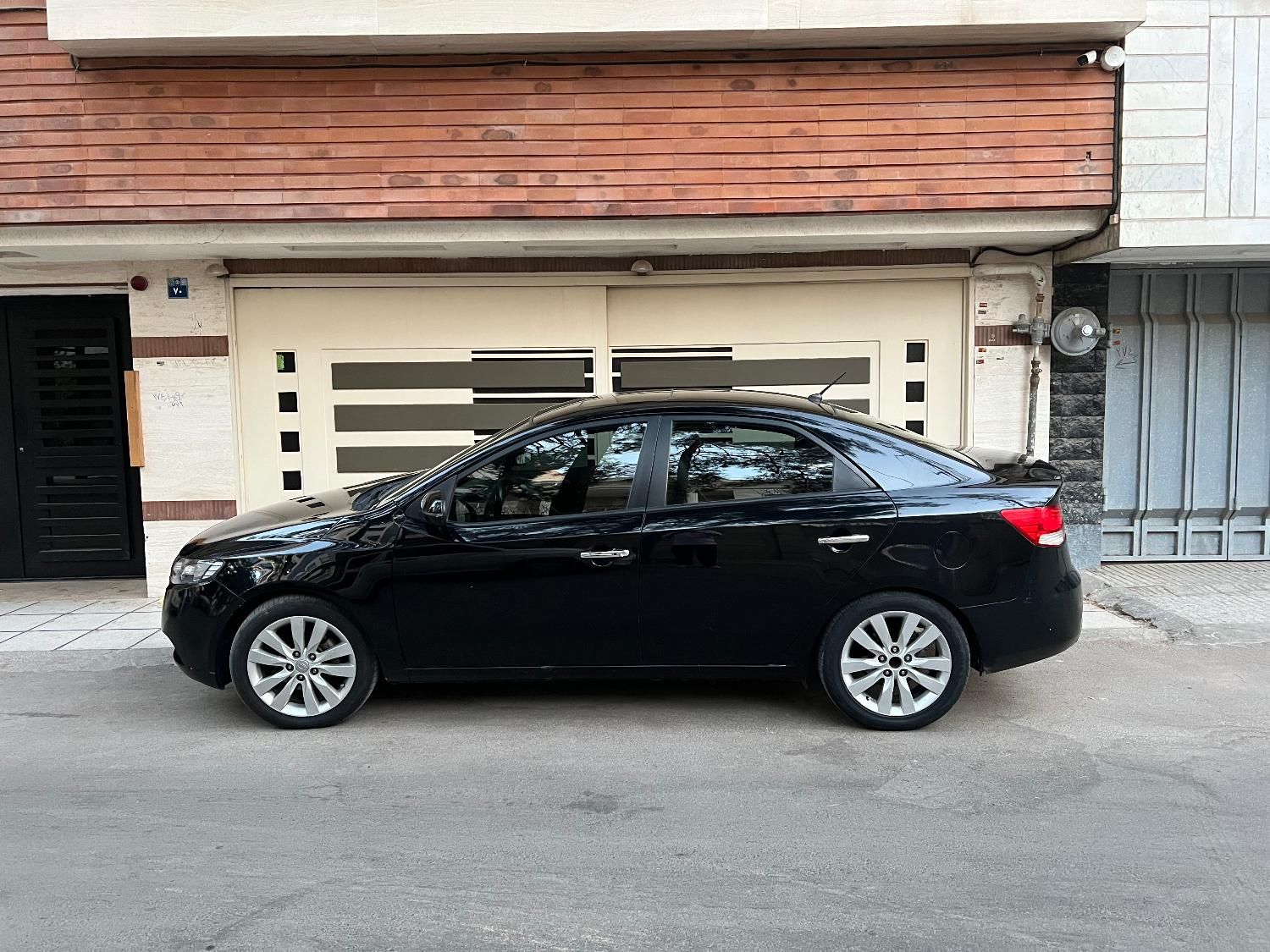 کیا سراتو 2.0 لیتر اتوماتیک GT لاین - 2011