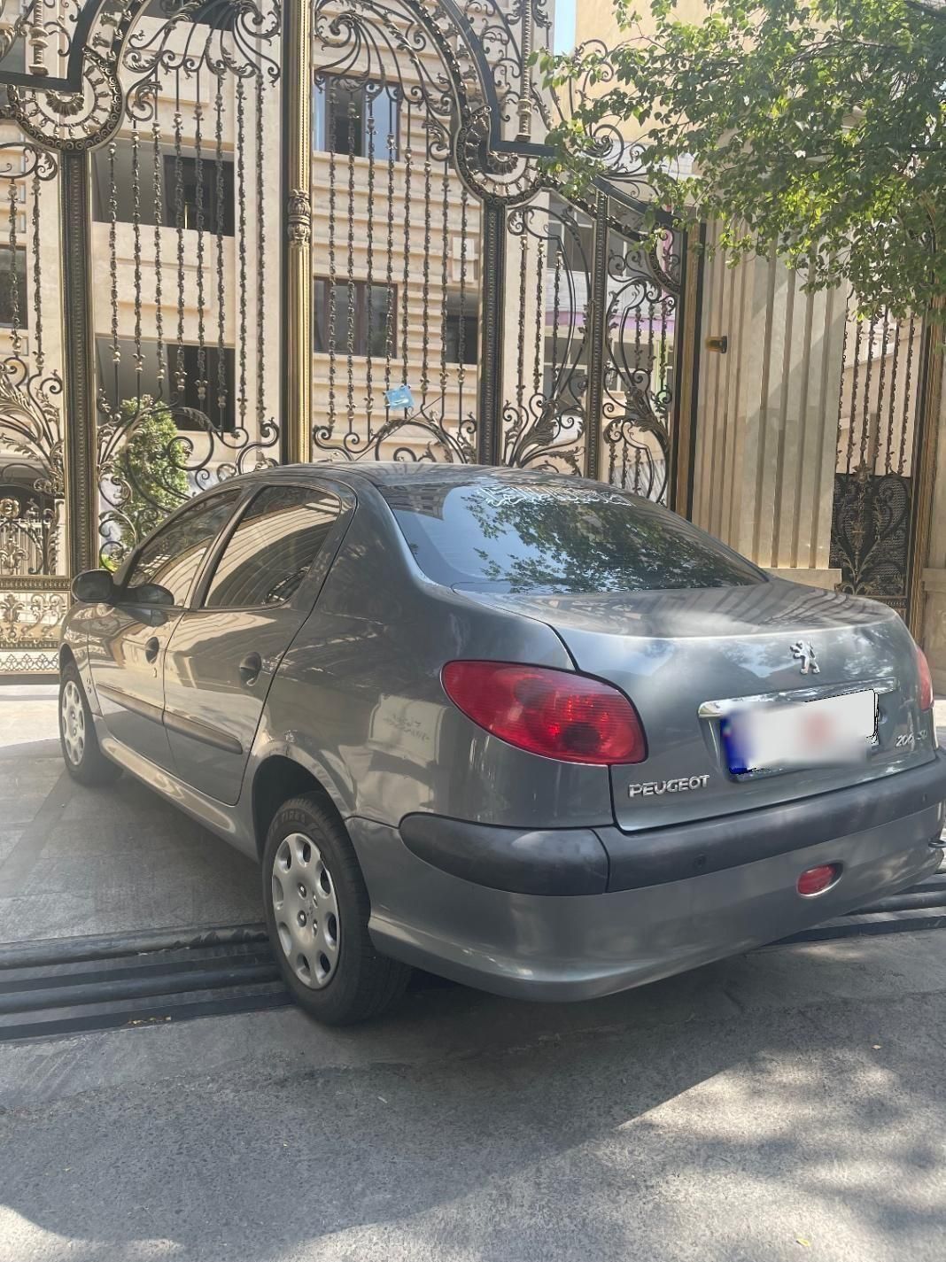 پژو ۲۰۶ صندوق دار v8 - 1396