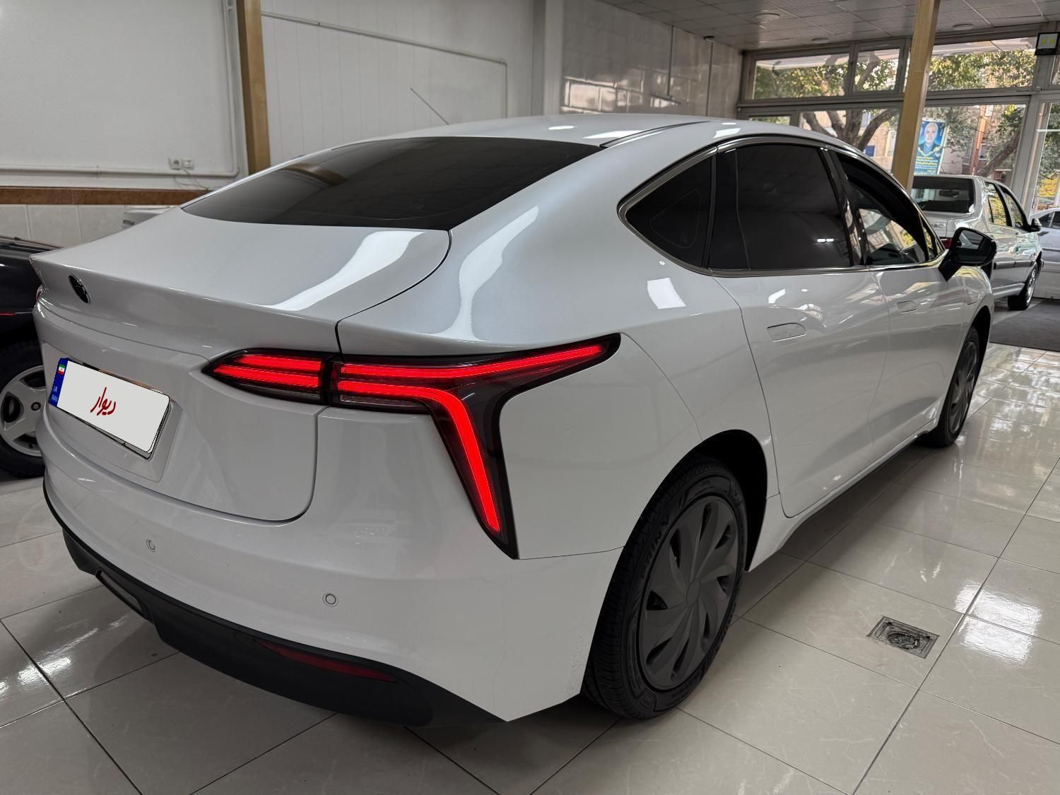 لونا GRE 110 کیلو وات - 2024