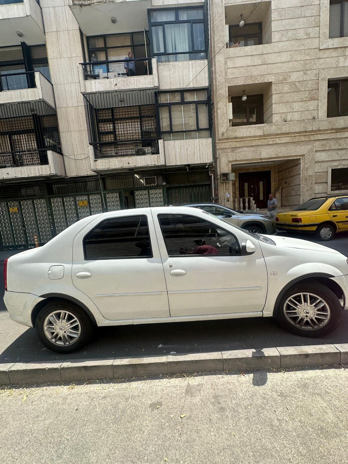 رنو تندر 90 پلاس اتوماتیک - 1396