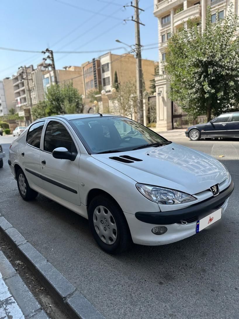 پژو ۲۰۶ صندوق دار v8 - 1396