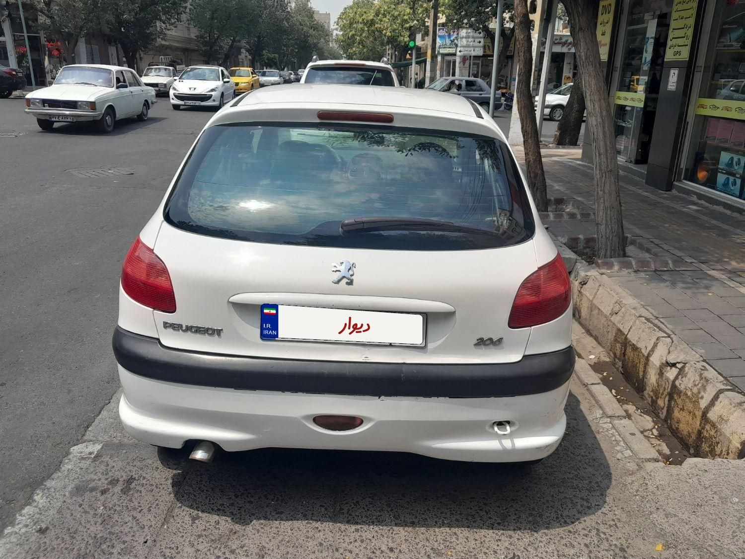 پژو 206 تیپ 3 - 1390