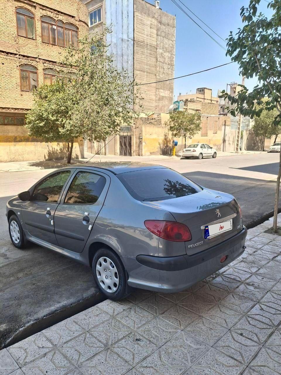 پژو ۲۰۶ صندوق دار v8 - 1396