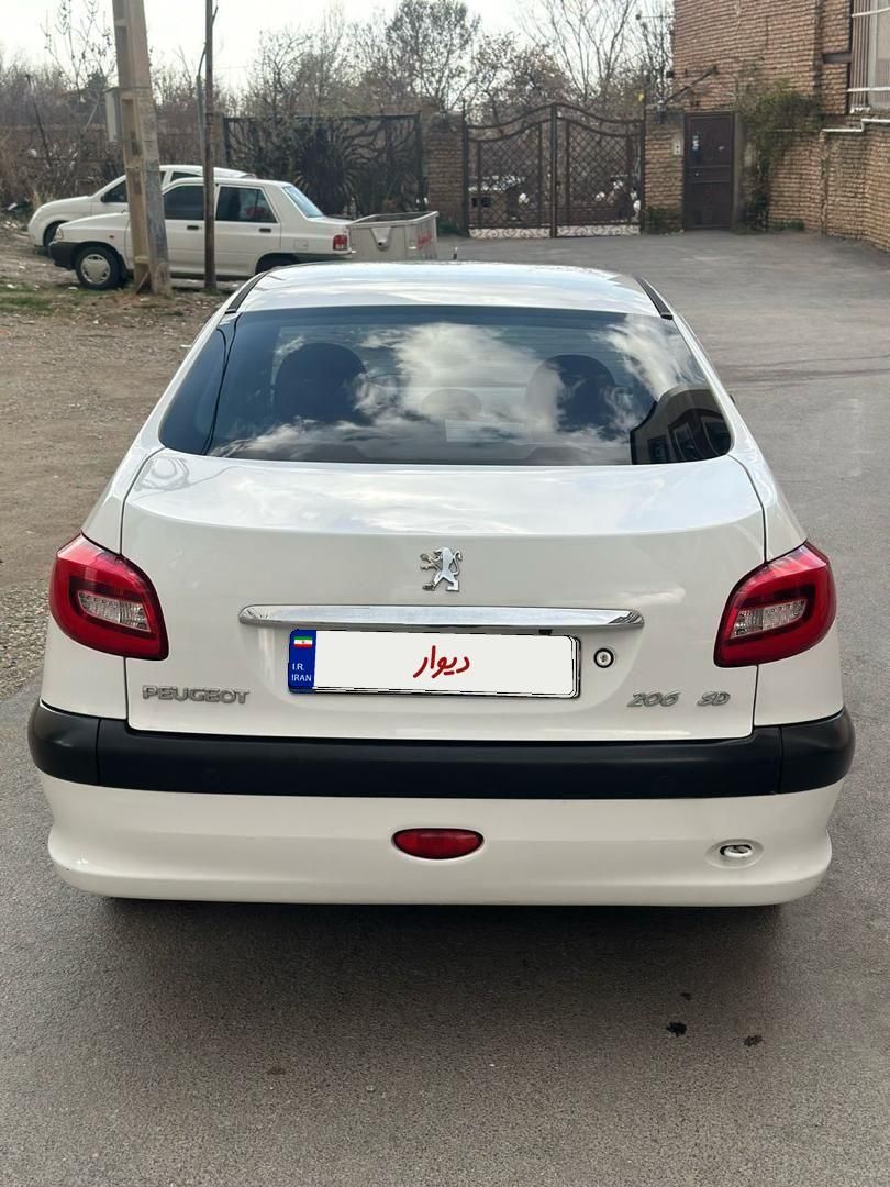 پژو ۲۰۶ صندوق دار v8 - 1397