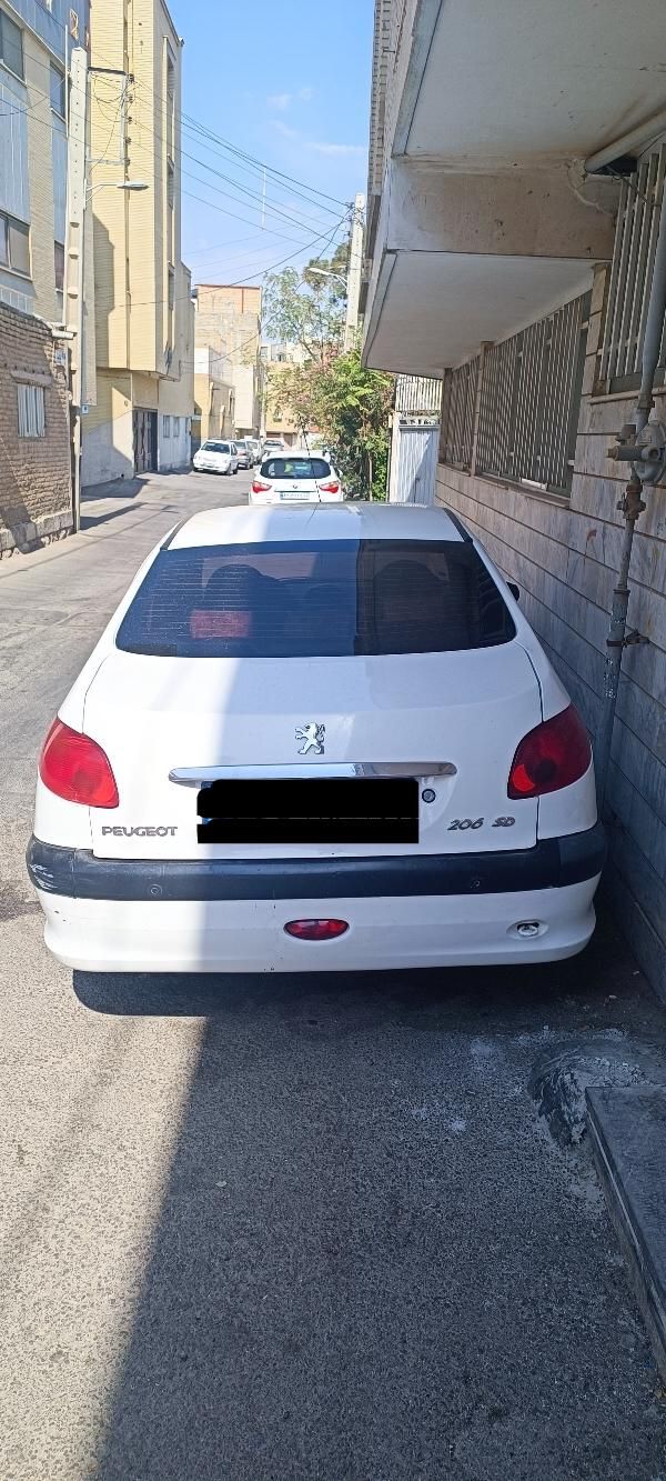 پژو ۲۰۶ صندوق دار v8 - 1396