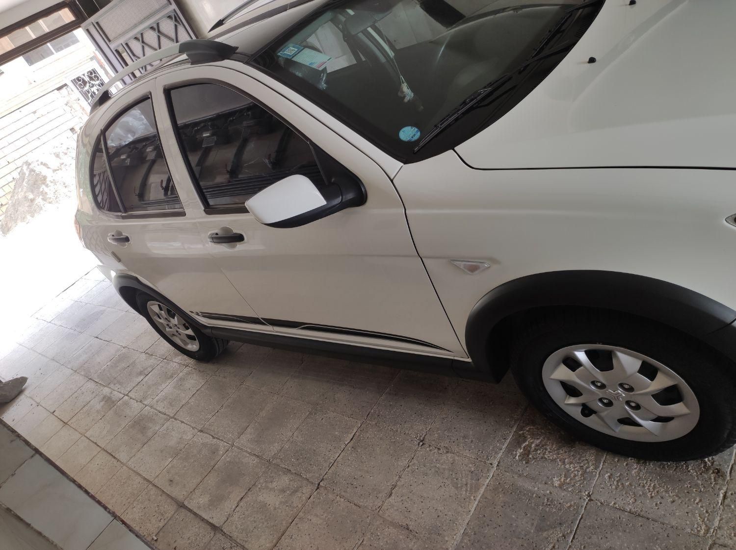 کوییک R دنده‌ای - 1403