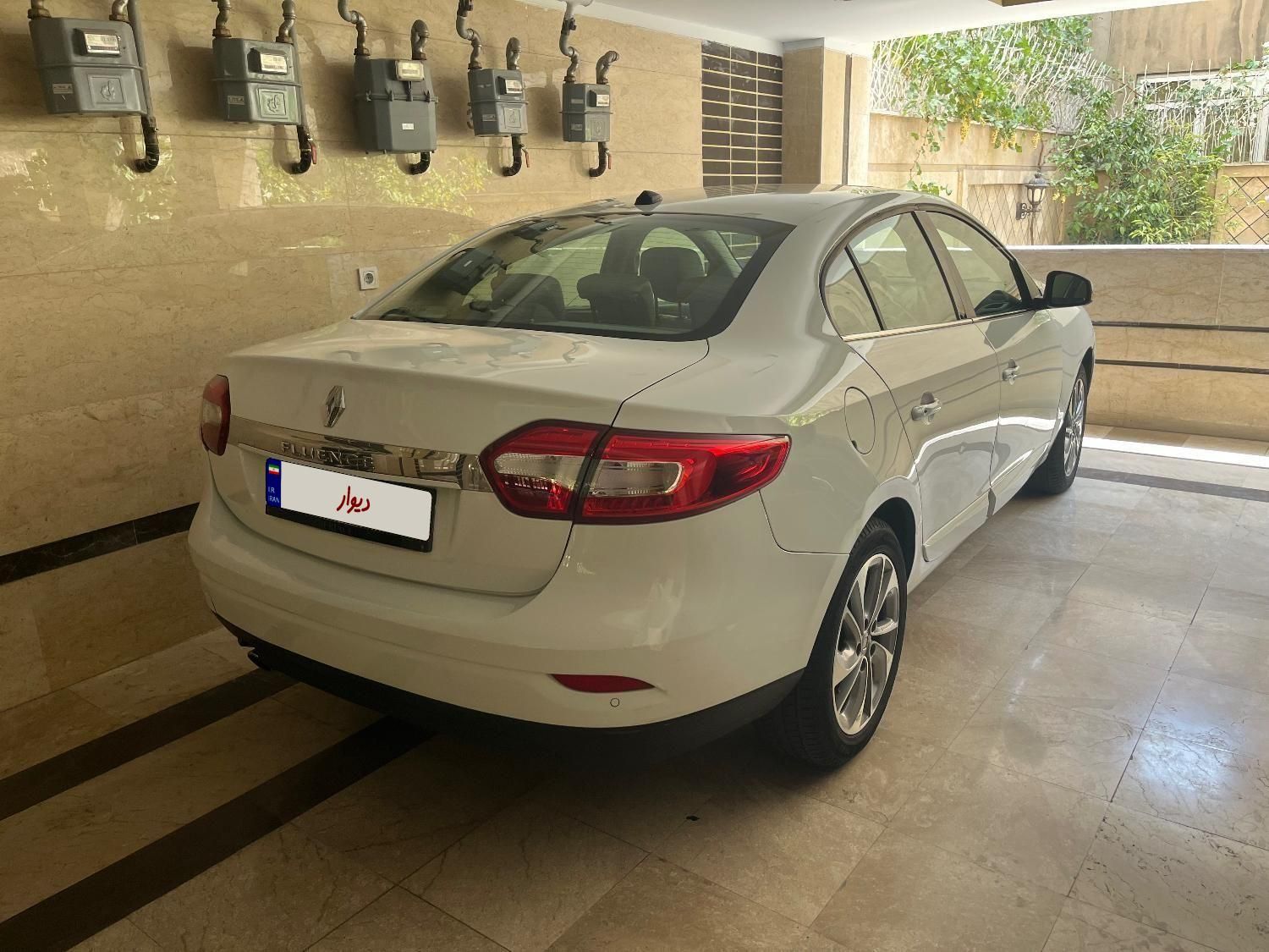 رنو فلوئنس اتوماتیک E4 - 2017