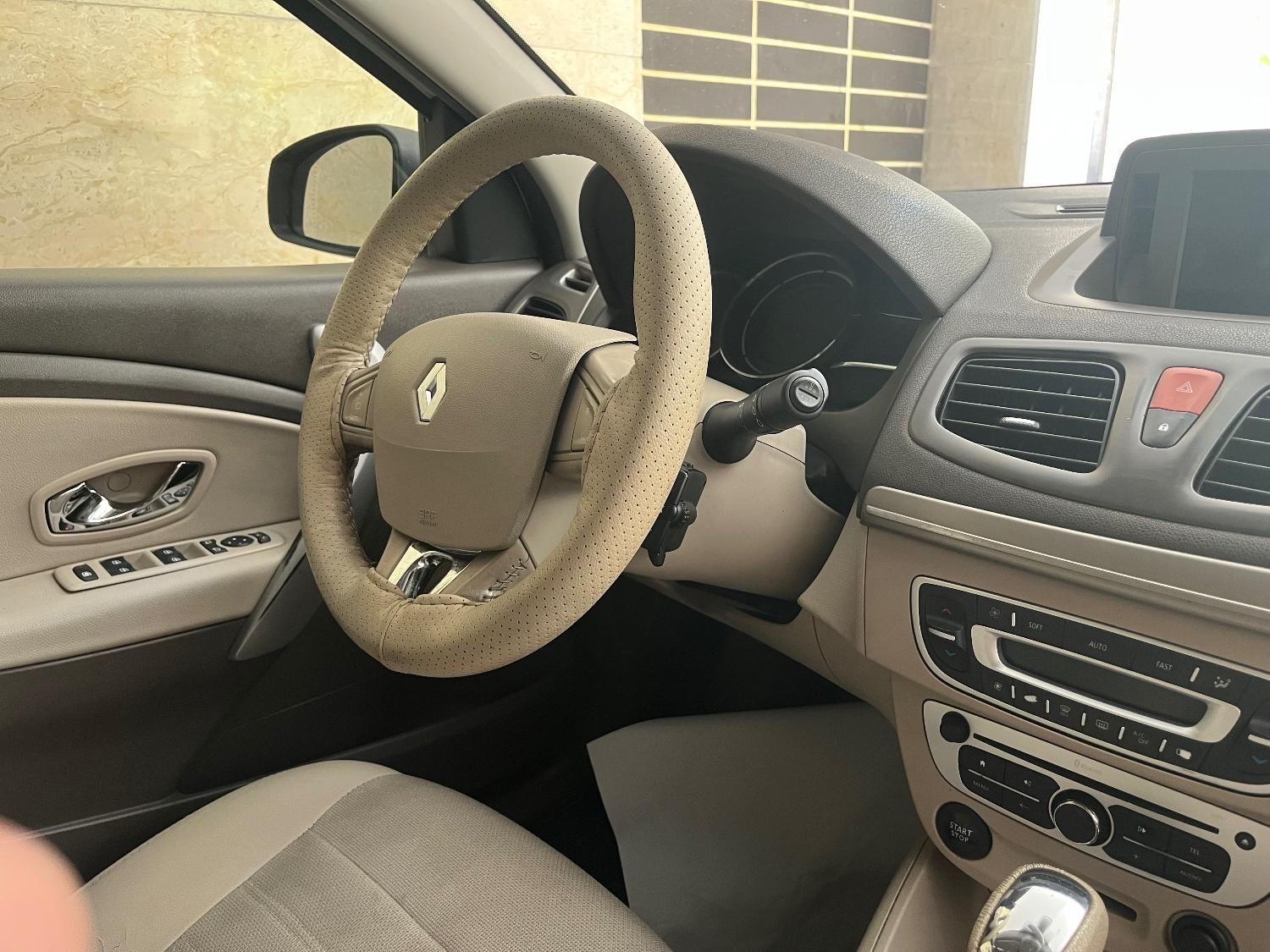 خودرو رنو، فلوئنس آگهی ann_19759433