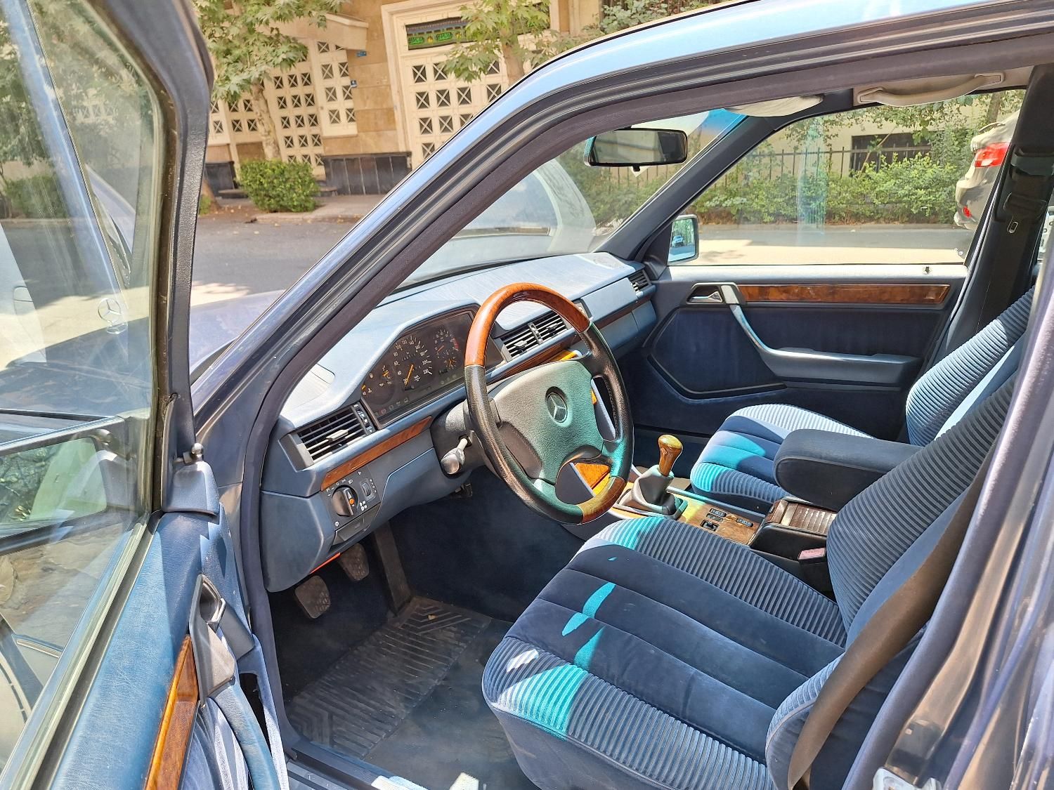بنز E 230 - 1991