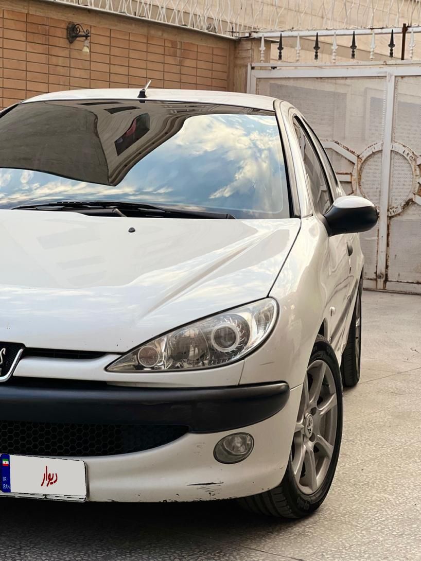 پژو ۲۰۶ صندوق دار v8 - 1397