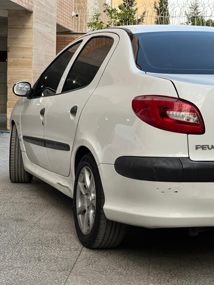 پژو ۲۰۶ صندوق دار v8 - 1397