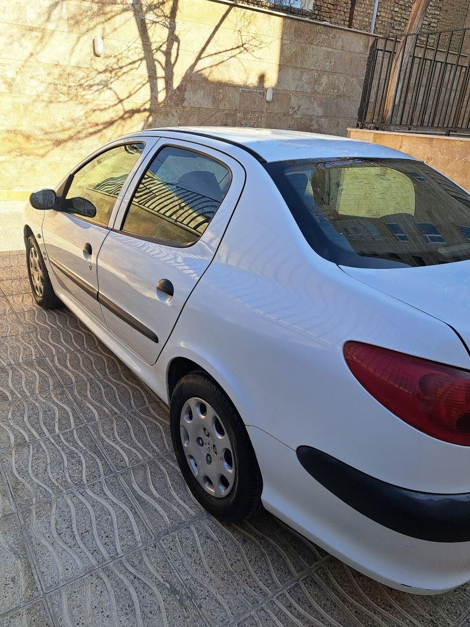 پژو ۲۰۶ صندوق دار v8 - 1390