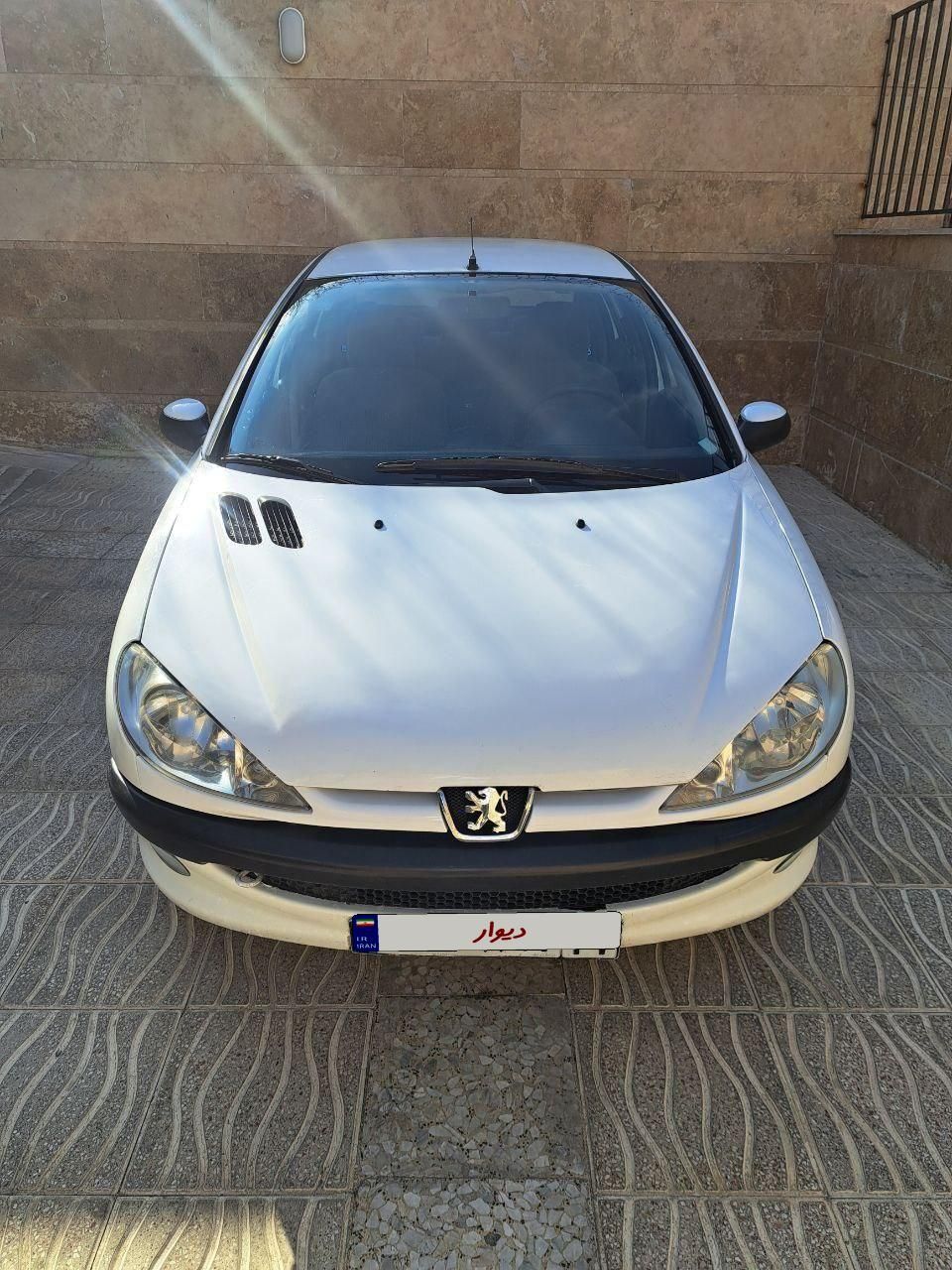 پژو ۲۰۶ صندوق دار v8 - 1390