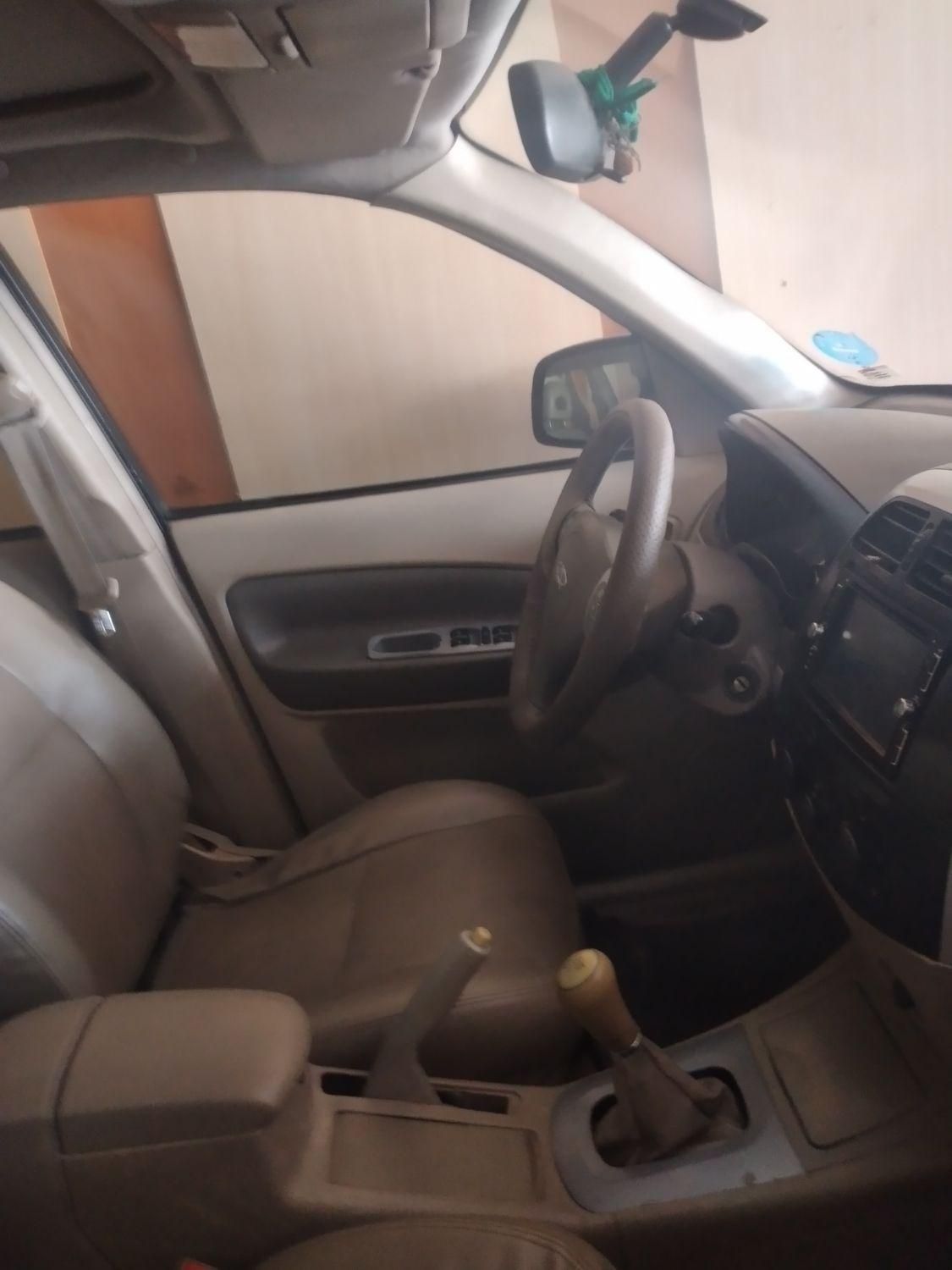 ام وی ام X33 دنده‌ای ساده - 1390