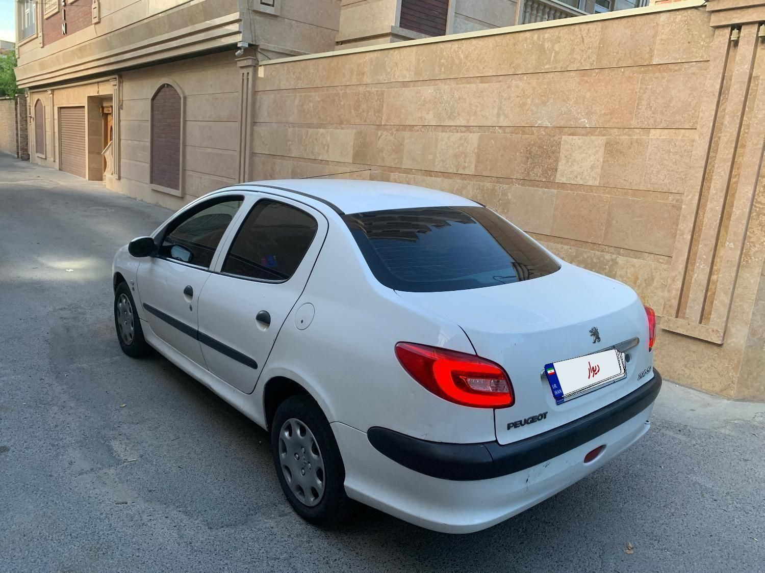 پژو ۲۰۶ صندوق دار v2 - 1391