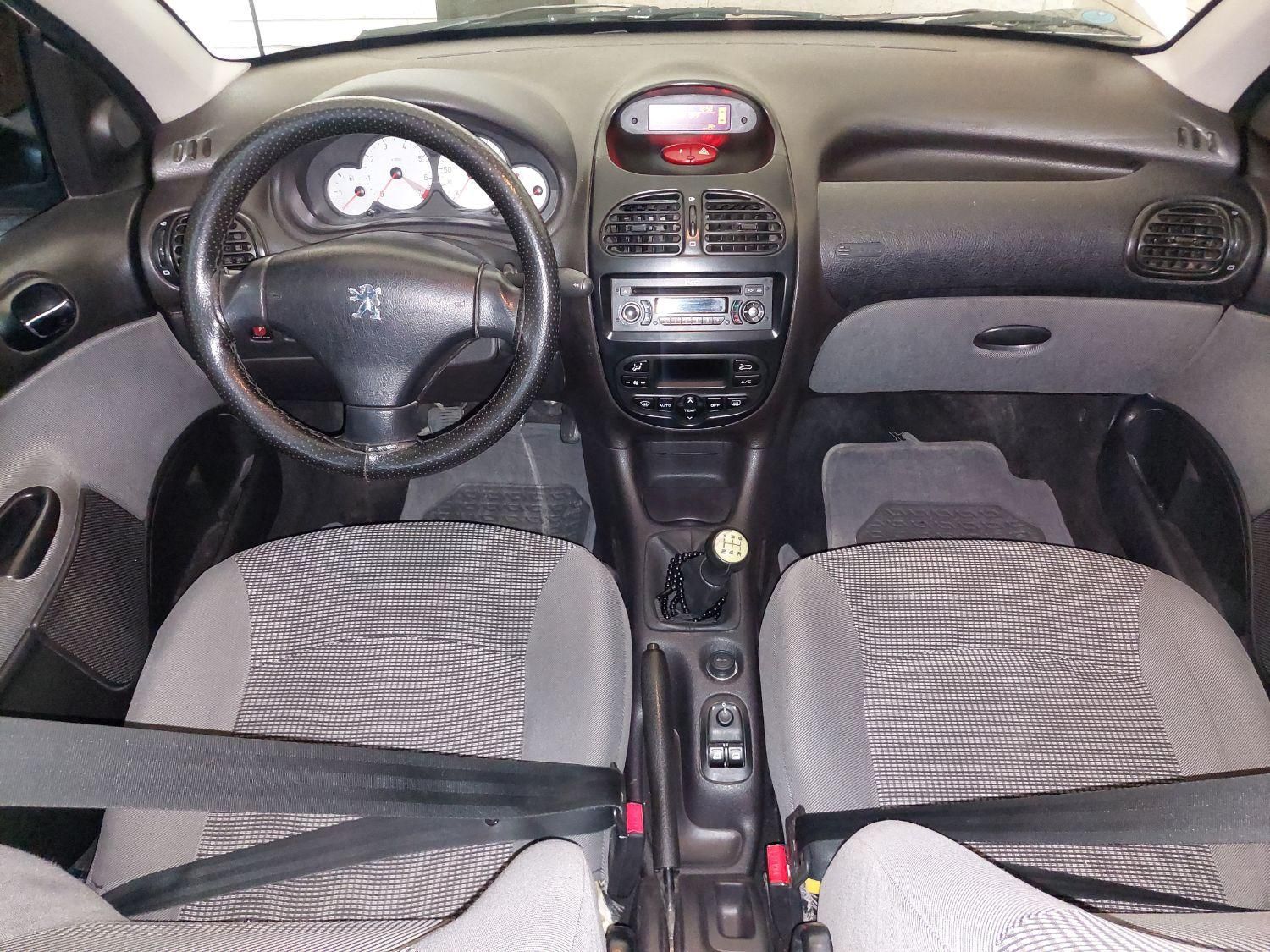 پژو ۲۰۶ صندوق دار v8 - 1395