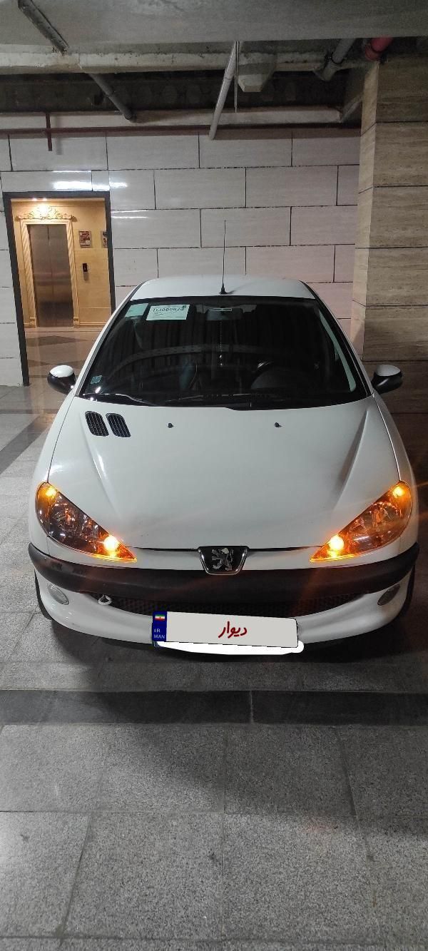 پژو ۲۰۶ صندوق دار v8 - 1396