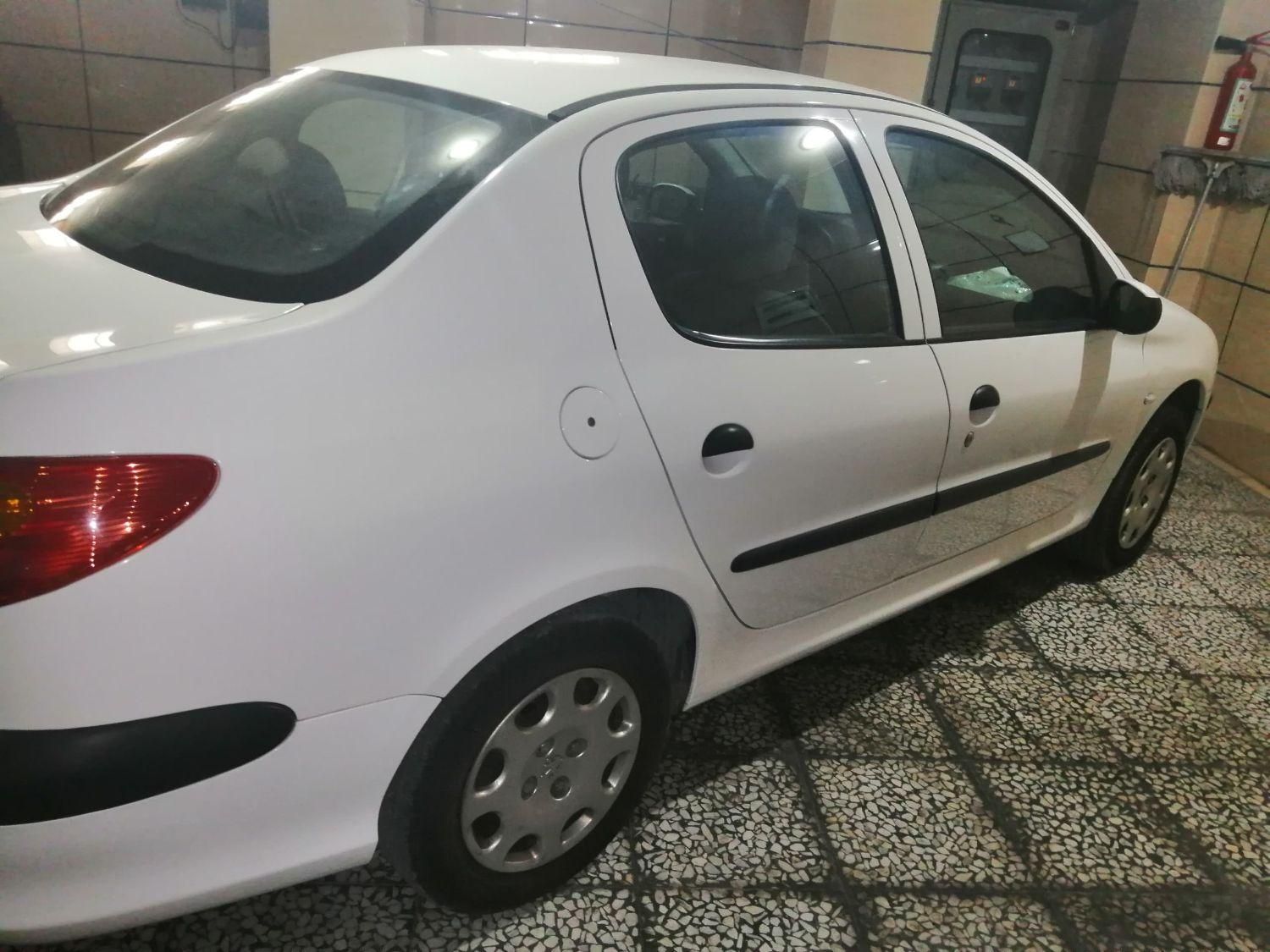 پژو ۲۰۶ صندوق دار v8 - 1393