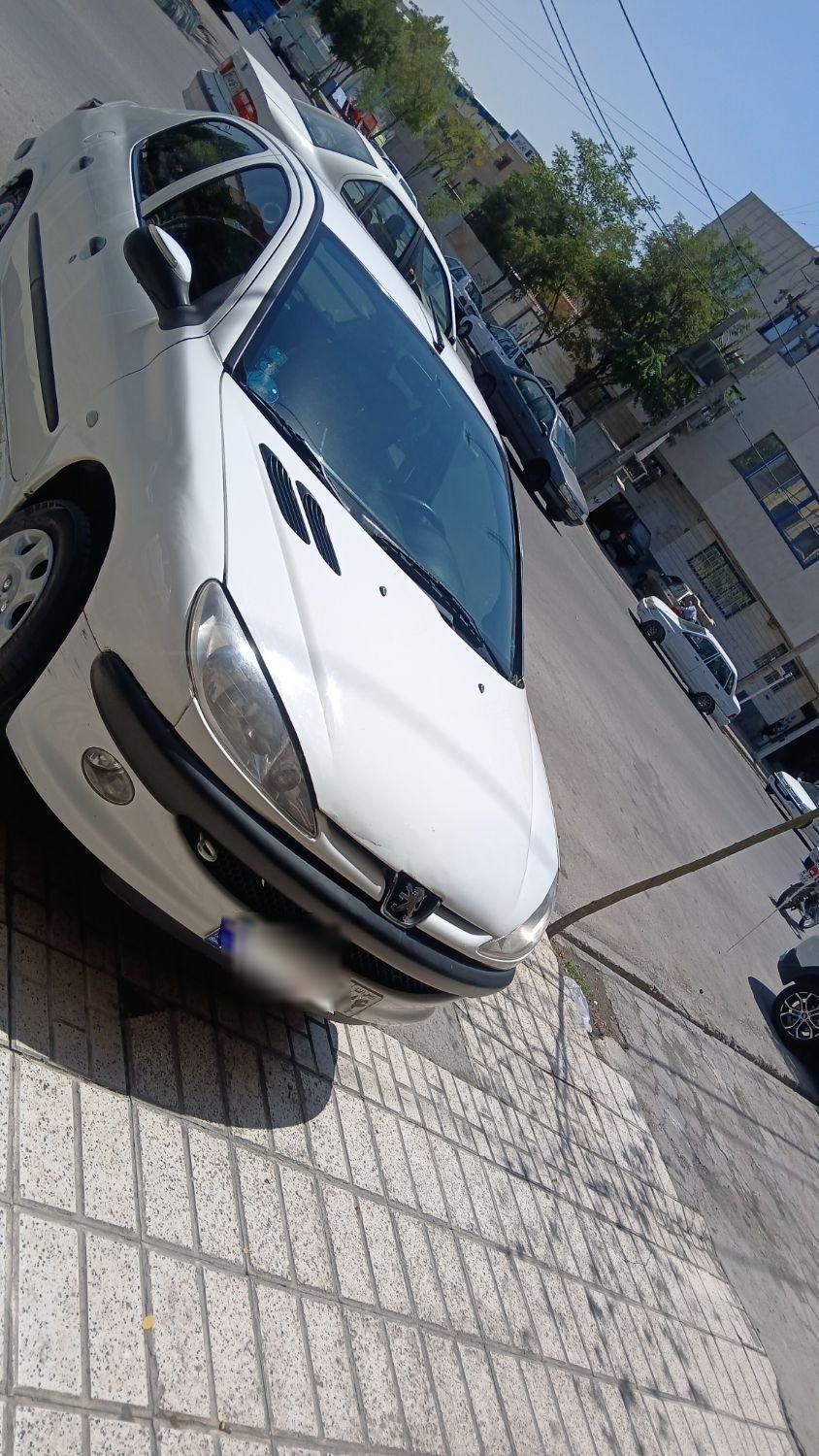 پژو ۲۰۶ صندوق دار v8 - 1390