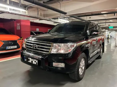 تویوتا لندکروز GXR نسل ۵ - 2008