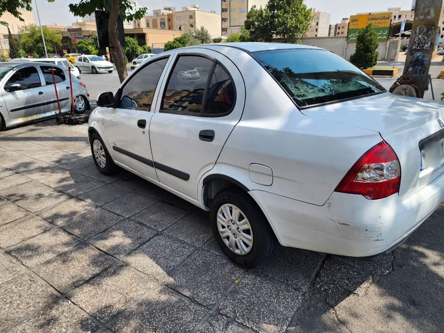 تیبا صندوق دار SX - 1392