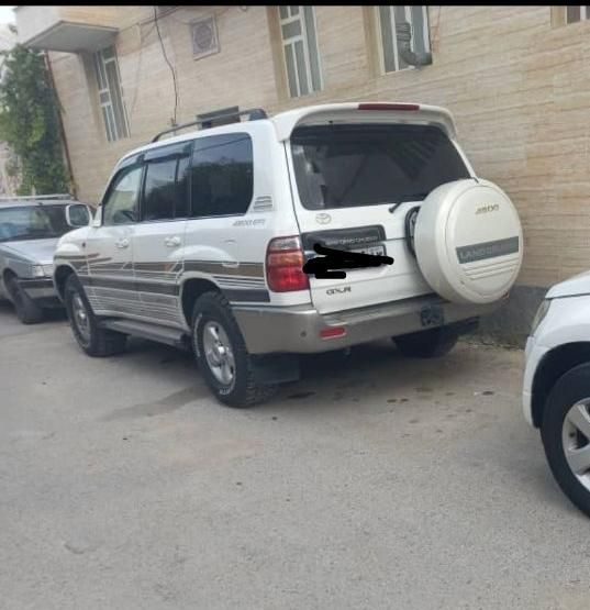 تویوتا لندکروز VXR نسل ۵ - 2002