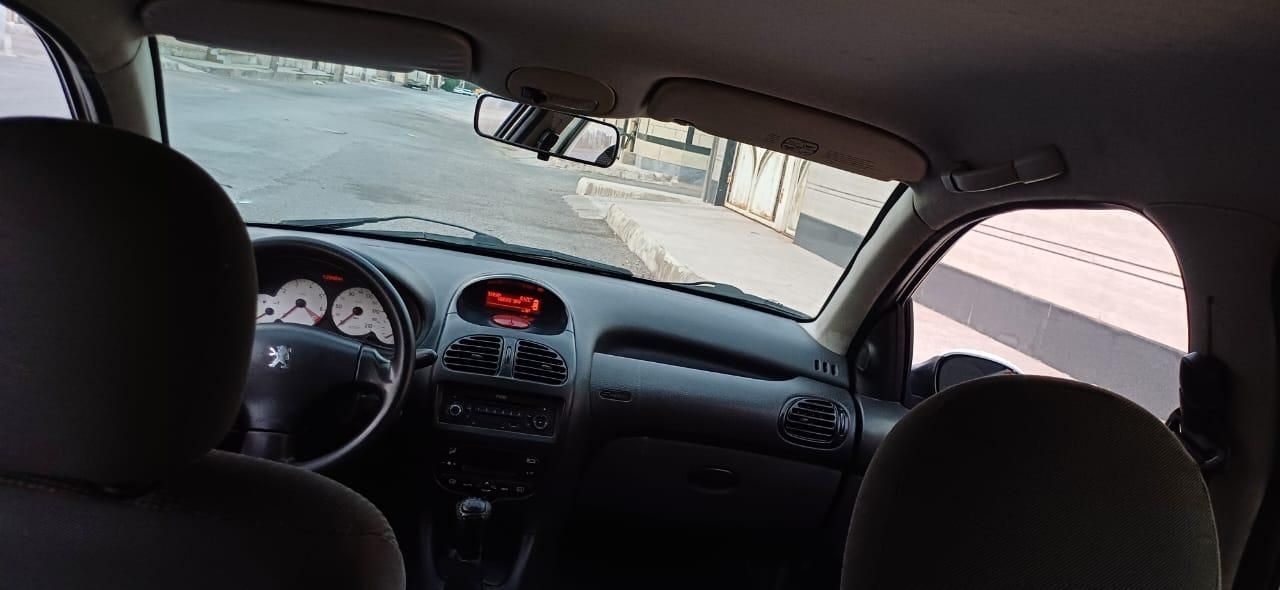 پژو ۲۰۶ صندوق دار v8 - 1395