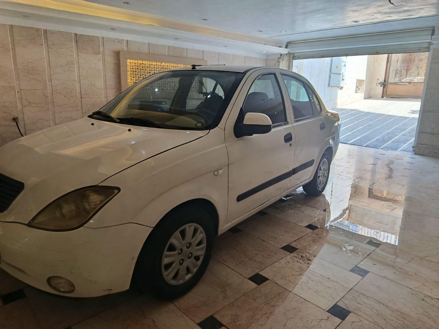 تیبا صندوق دار SX - 1392