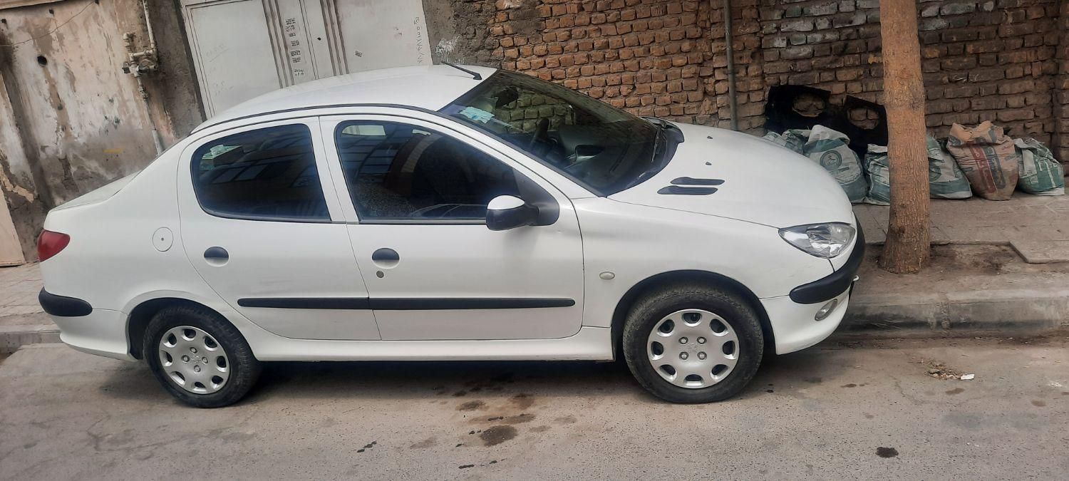 پژو ۲۰۶ صندوق دار v8 - 1395