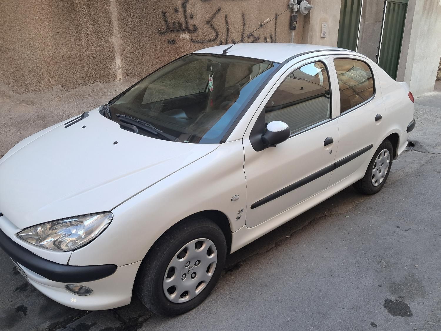 پژو ۲۰۶ صندوق دار v8 - 1394