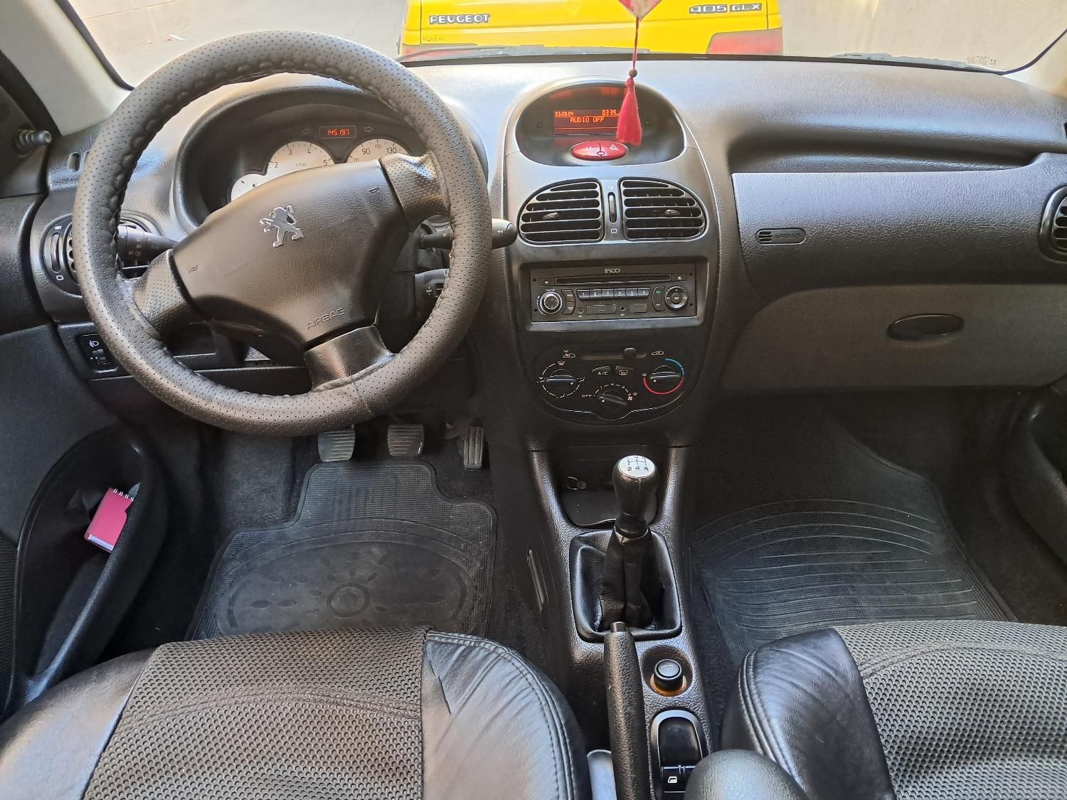 پژو ۲۰۶ صندوق دار v8 - 1394