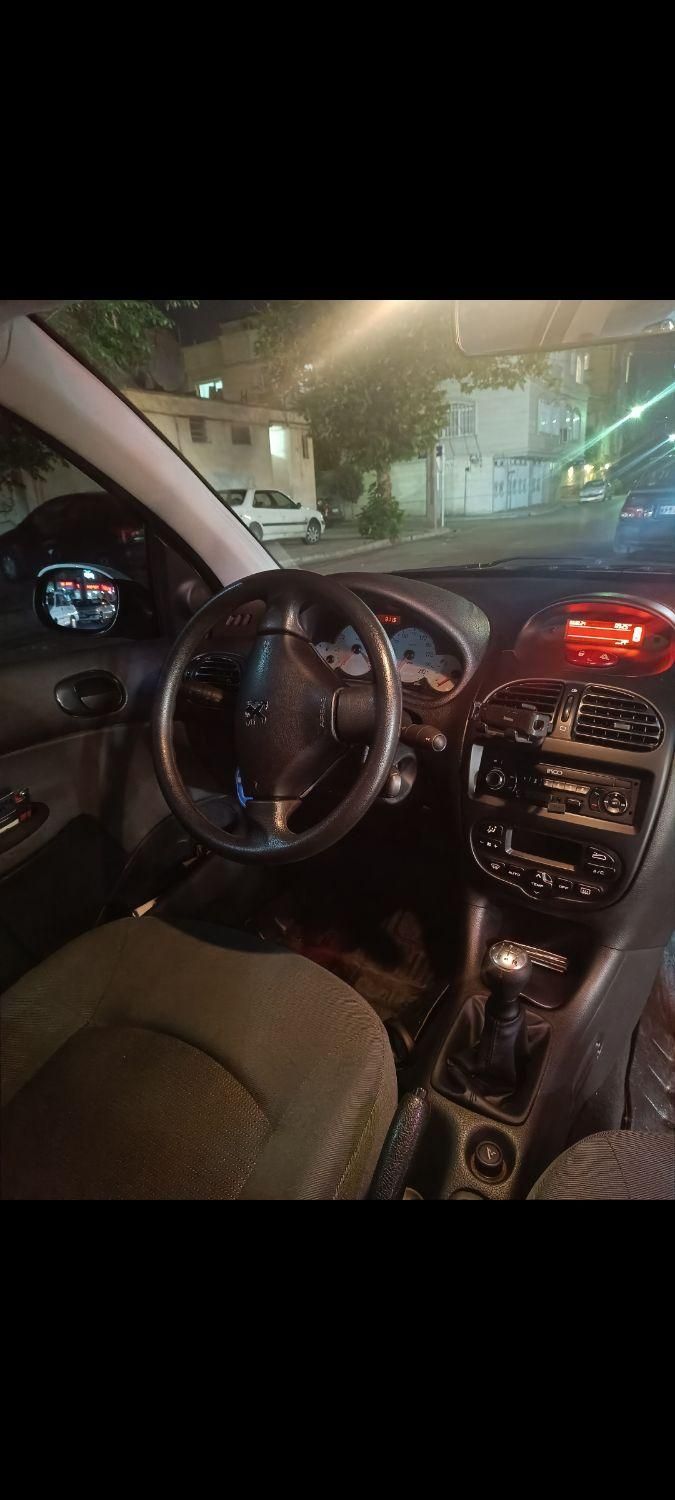 پژو ۲۰۶ صندوق دار v8 - 1399