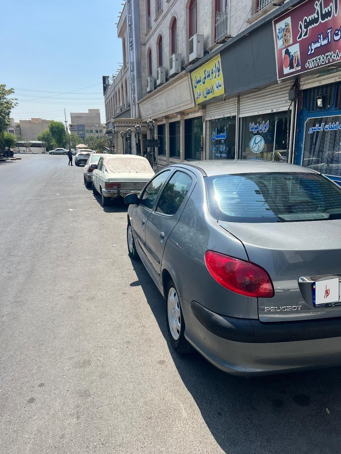پژو ۲۰۶ صندوق دار v8 - 1396