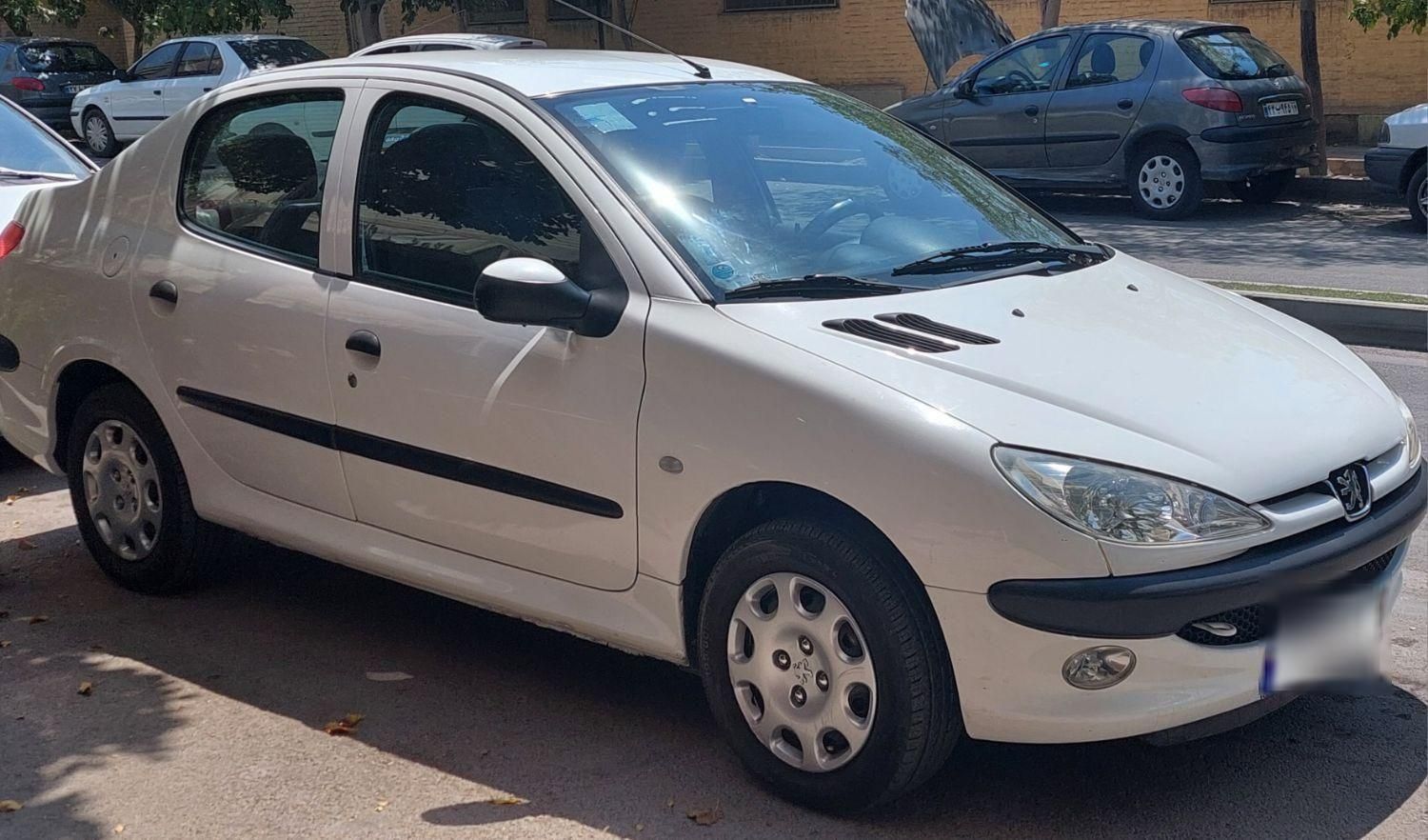 پژو ۲۰۶ صندوق دار v8 - 1395