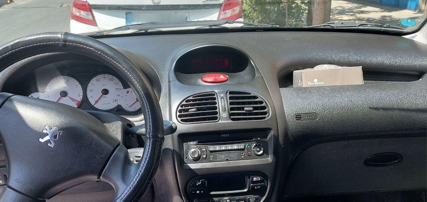 پژو ۲۰۶ صندوق دار v8 - 1395