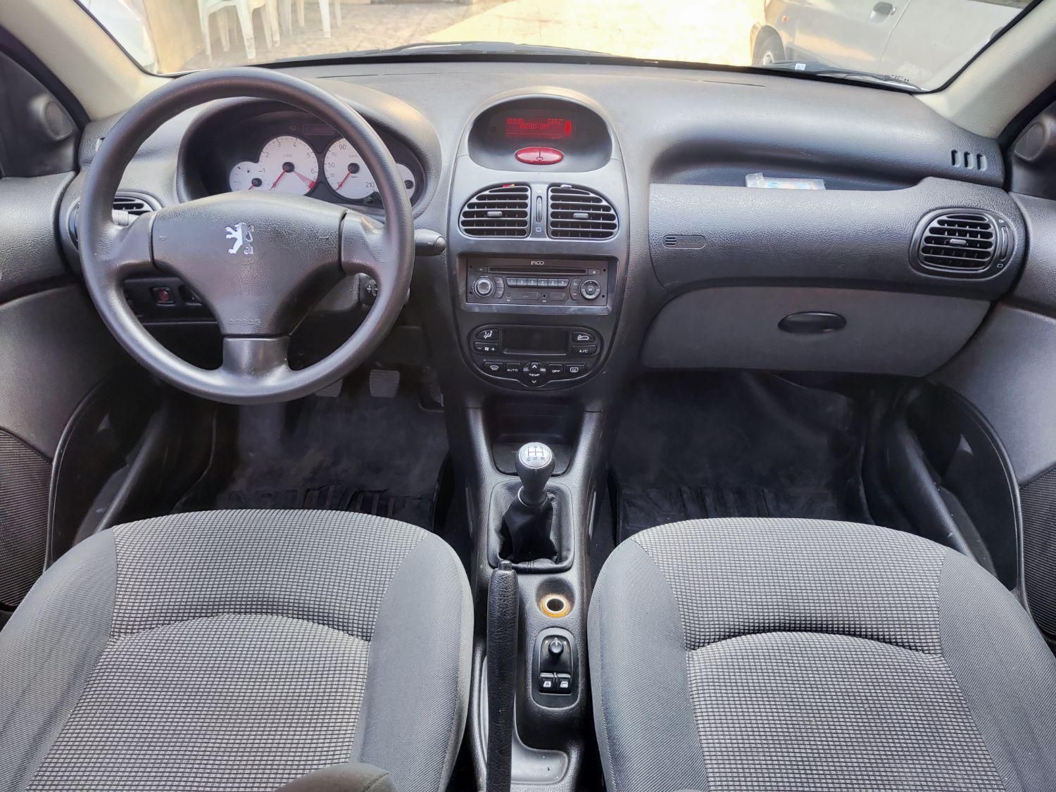 پژو ۲۰۶ صندوق دار v8 - 1398