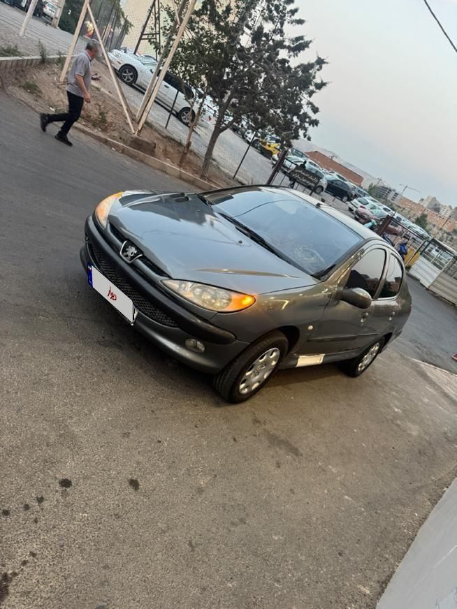 پژو ۲۰۶ صندوق دار v8 - 1386