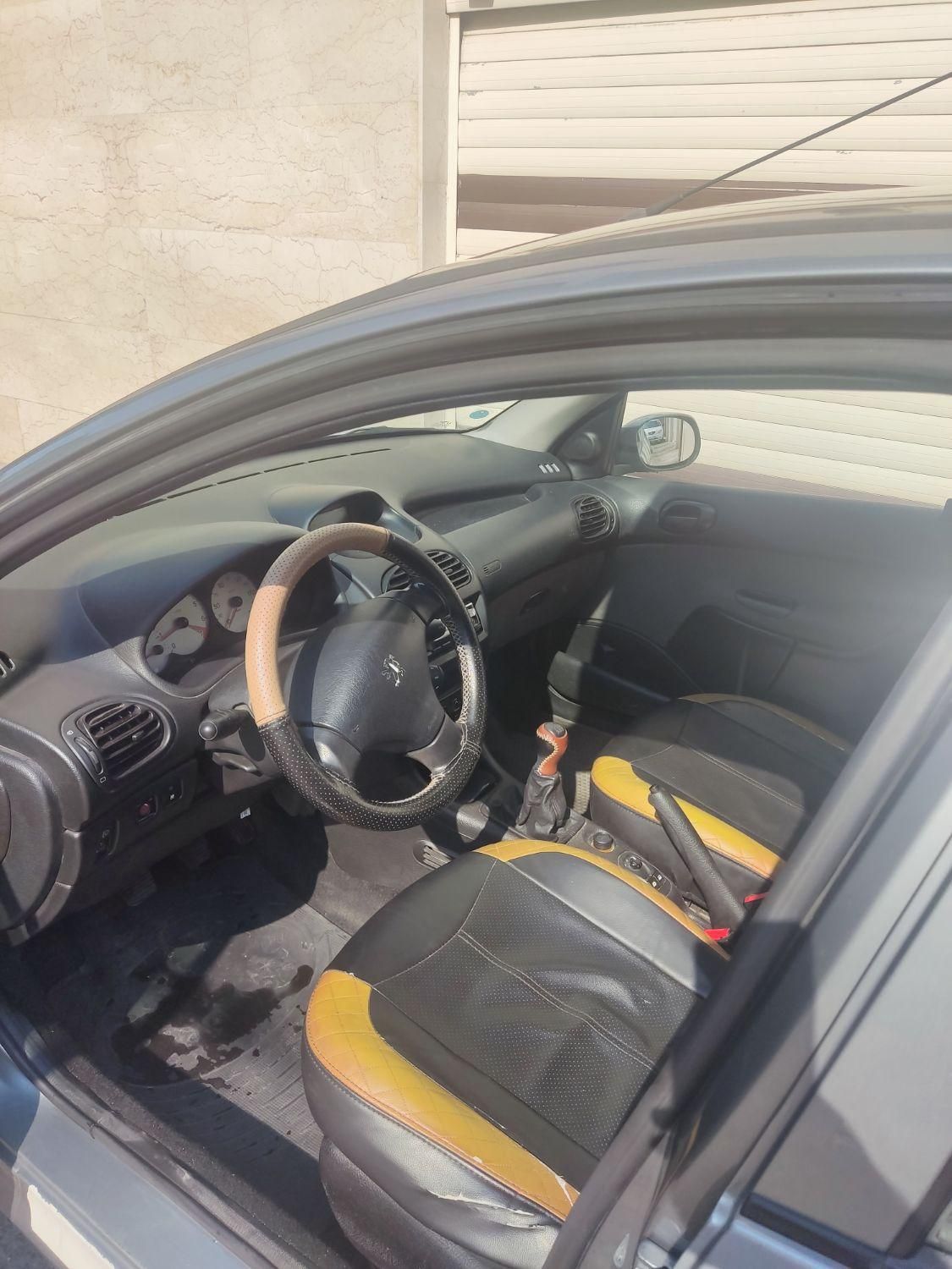 پژو ۲۰۶ صندوق دار v8 - 1398