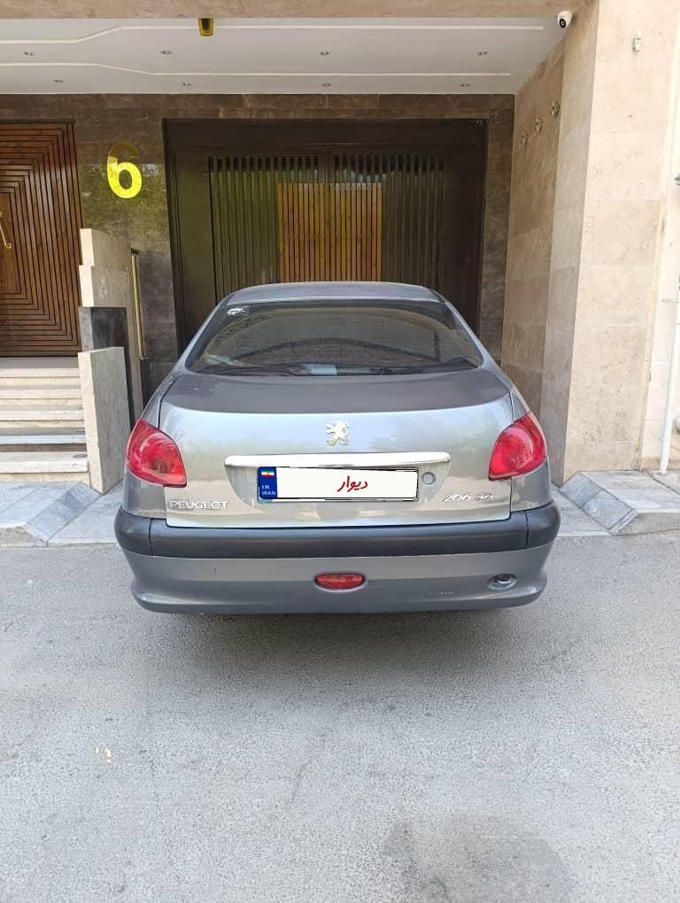 پژو ۲۰۶ صندوق دار v8 - 1386