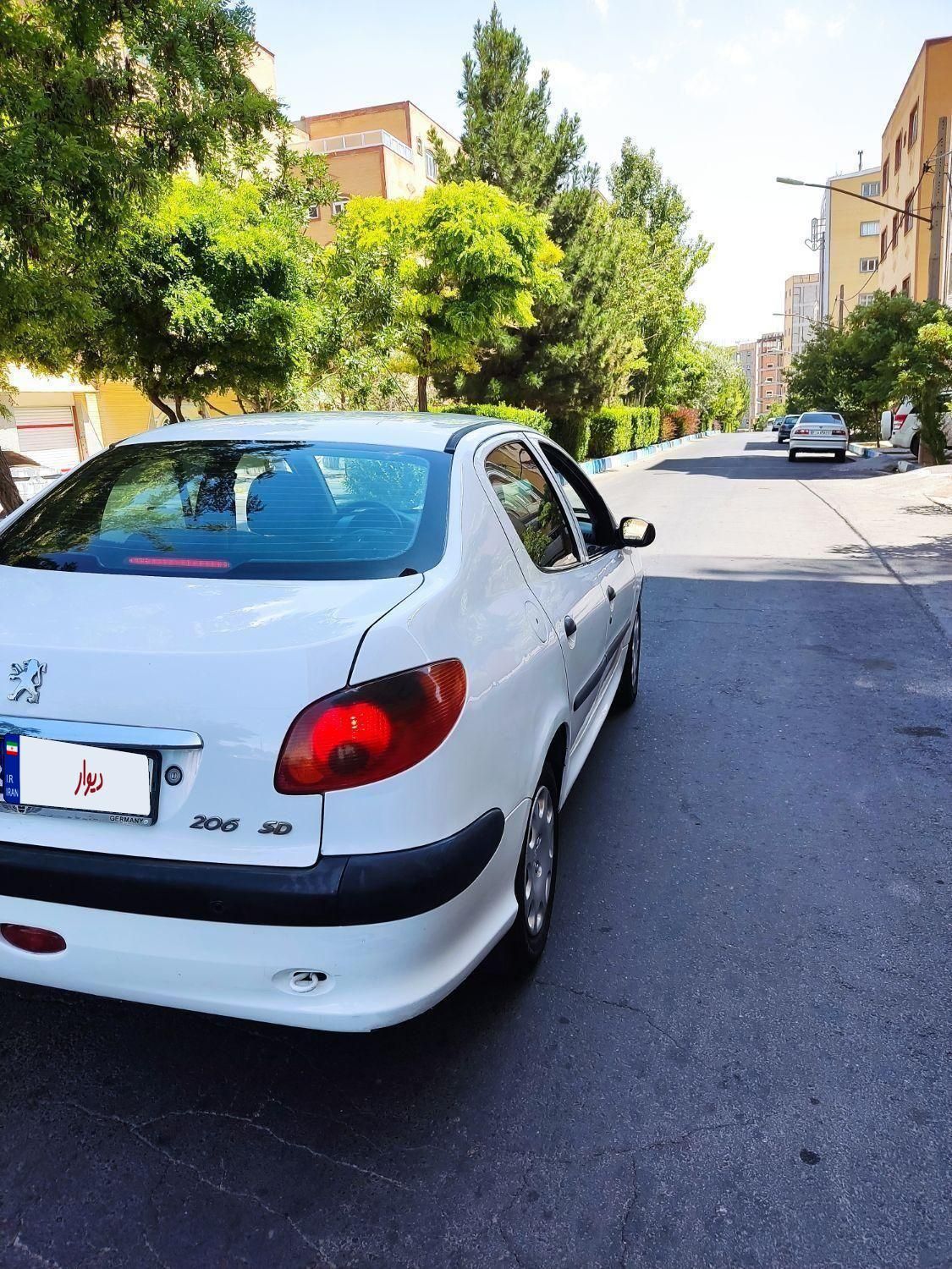 پژو ۲۰۶ صندوق دار v8 - 1393