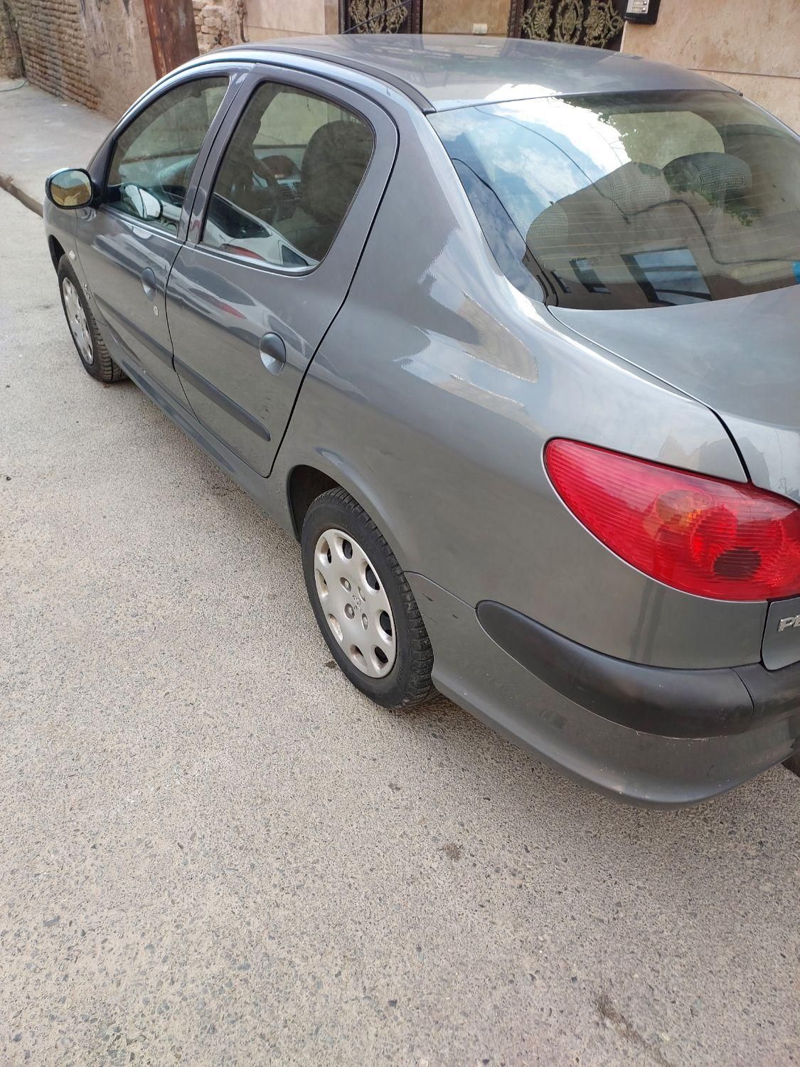 پژو ۲۰۶ صندوق دار v8 - 1394