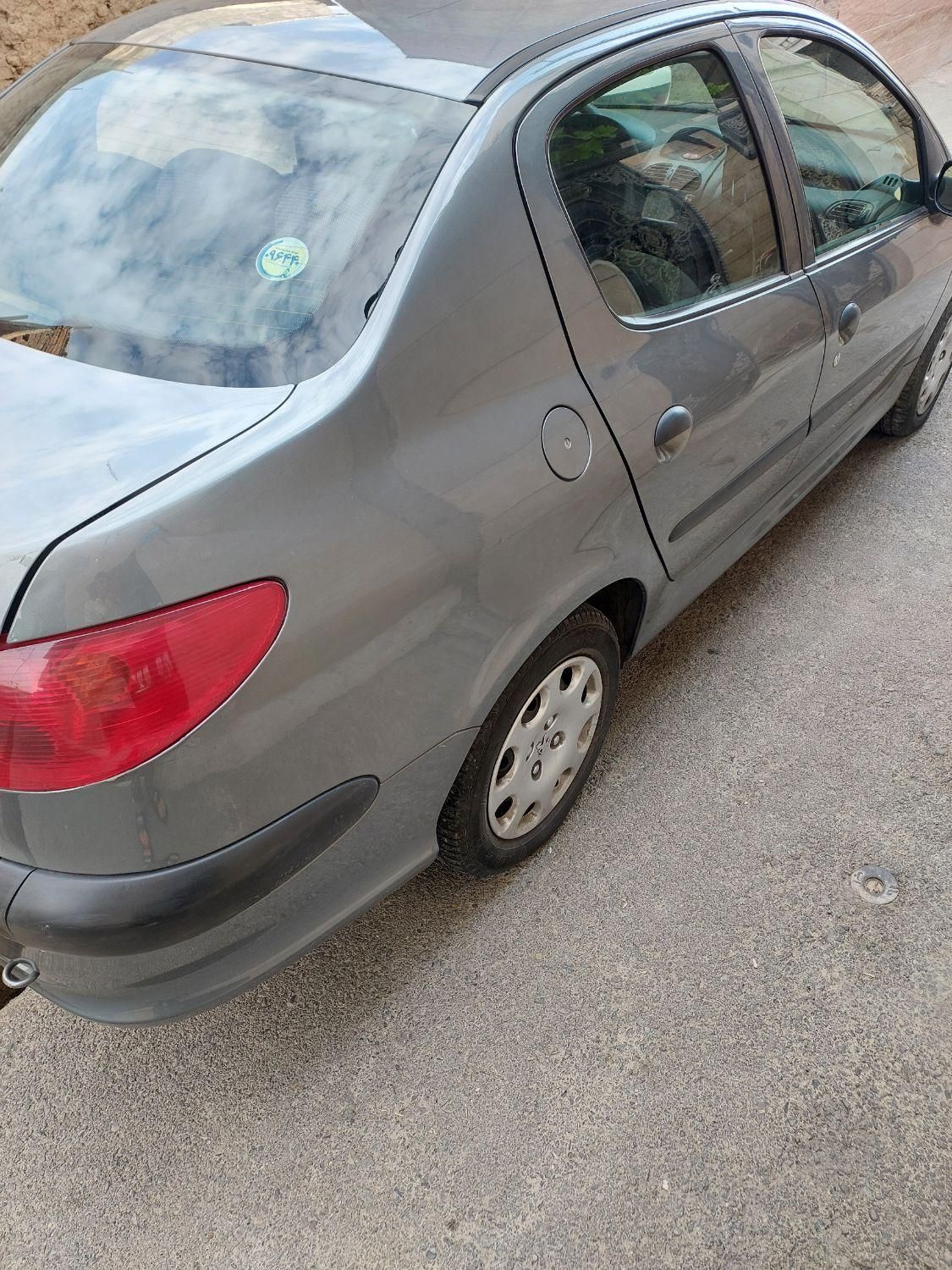 پژو ۲۰۶ صندوق دار v8 - 1394